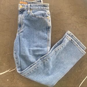 Light wash Joe’s Boyfriend Jeans Size 27